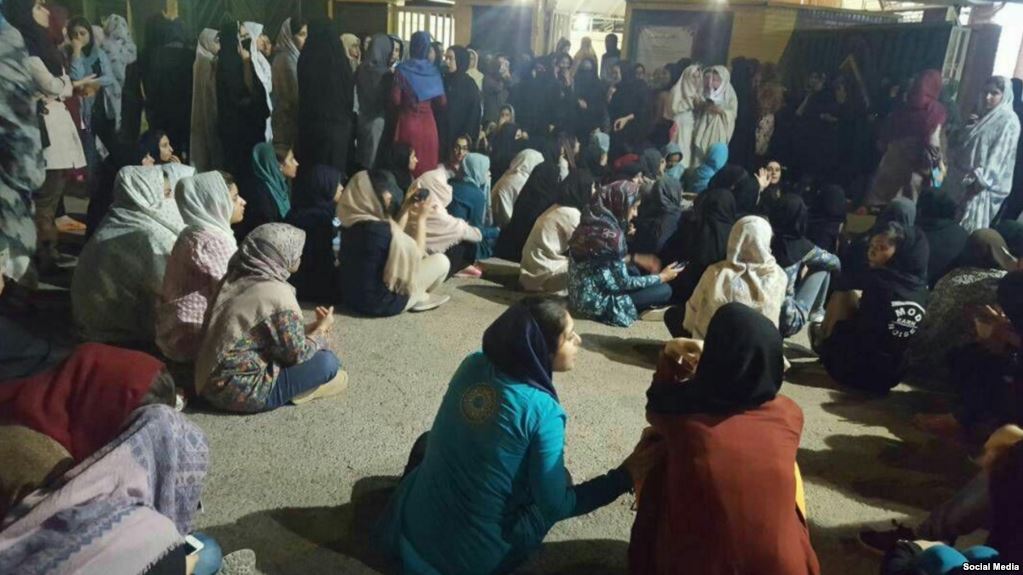 تجمع دانشجویی در دانشگاه چمران اهواز