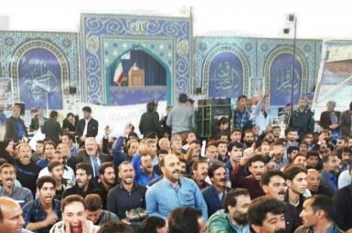 پشت کردن کشاورزان به امام جمعه اصفهان در اعتراض به بحران آب