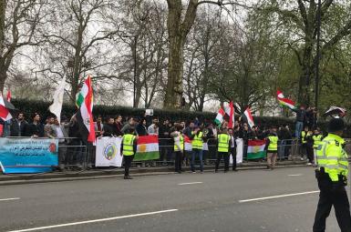 تجمع مقابل سفارت ایران در لندن