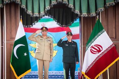 ژنرال قمر جاوید باجوا، فرمانده ارتش پاکستان، که یکشنبه شب  ۱۴آبان در رأس یک هیات عالی‌رتبه نظامی وارد تهران شد