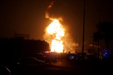 وقوع انفجار و آتش سوزی در یک خط لوله نفت در کشور بحرین