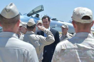 بازدید بشار اسد  از پایگاه نظامی روسیه در شهر حمیمیم