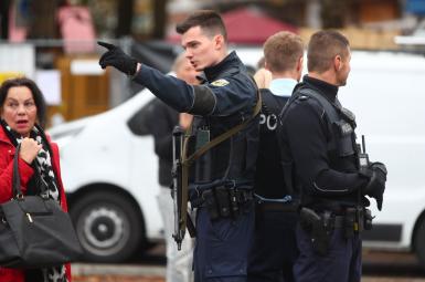  پلیس آلمان در محلی که حملات با چاقو اتفاق افتاده است