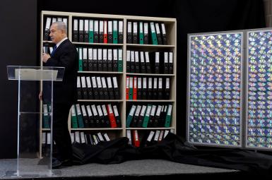 نمایش اسناد هسته‌ای به‌سرقت‌رفته از ایران، ازسوی بنیامین نتانیاهو، نخست‌وزیر اسرائیل
