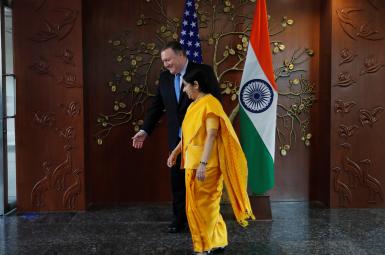 مایک پمپئو، وزیر خارجه آمریکا، در کنار وزیر خارجه هند