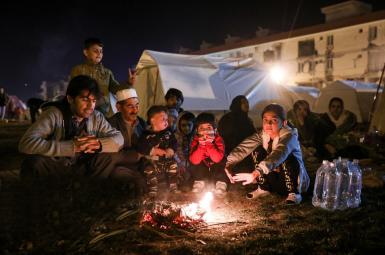 مرگ زلزله زدگان کرمانشاه به‌دلیل کمبود کانکس 