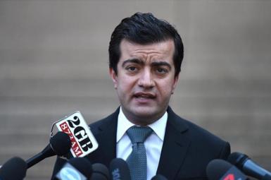 سام دستیاری،  سناتور ایرانی‌الاصل در استرالیا