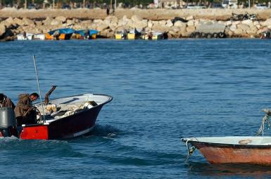 فعالیت ماهی‌گیران بوشهری متوقف شد