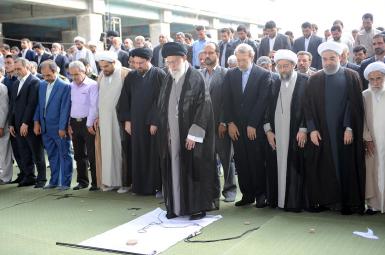 آیت‌الله علی خامنه‌ای، رهبر جمهوری اسلامی، در مصلی تهران و به مناسبت عید فطر