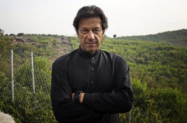 عمران خان، بازیکن سابق کریکت، و کاندیدای آینده برای رسیدن به پست نخست‌وزیری در پاکستان