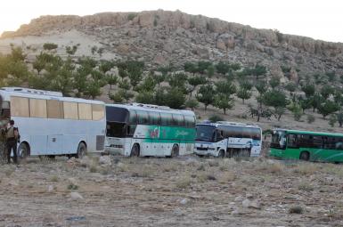 اتوبوس‌های حامل نیروهای «سرایا اهل الشام»، یکی از گروه‌های مخالف بشار اسد، عرسال لبنان را به‌سمت «فلیطا» در سوریه