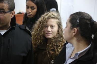 دادگاه نظامی اسرائیل روز دوشنبه بیست وپنجم دی‌ماه، بار دیگر، حبس عهد التمیمی، دختر هفده ساله فلسطینی را تمدید کرد. 