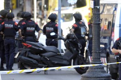 پلیس اسپانیا که کماکان در پی یافتن عامل حمله بارسلوناست