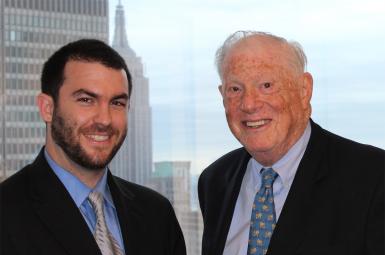 دیوید کیز (سمت چپ) در کنار رابرت برنشتاین