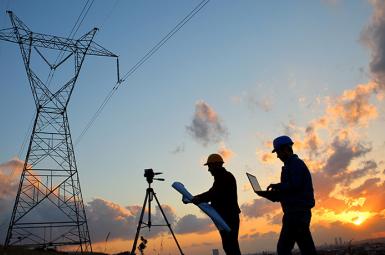 Image showing workers dealing with the electrical grid. FILE