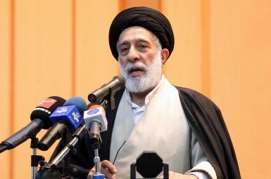 هادی خامنه‌ای، برادر آیت‌الله علی خامنه‌ای، رهبر جمهوری اسلامی است که با وی در موضوعات سیاسی اختلاف نظر دارد.