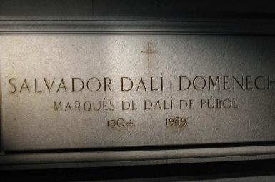 سنگ قبر سالوادور دالی