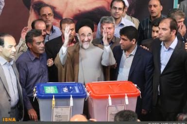 Former reformist president Mohammad Khatami casting his ballot. May 2017
