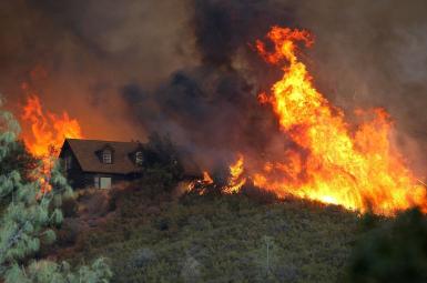 آتش‌سوزی مهیب در شمال‌غربی لس‌آنجلس