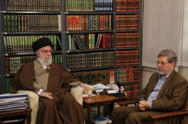 Ali Khamenei and his doctor Alireza Marandi at a televised meeting on Covid pandemic. February 27, 2020