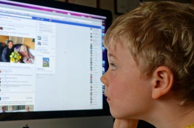 افزایش نظارت «اپل» بر استفاده کودکان از اینترنت