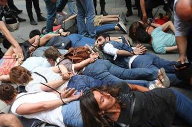 بازداشت بیش از هزار تن دیگر در ترکیه به ظن ارتباط با گولن