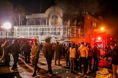 Protesters storming Saudi Embassy in Tehran- January 2, 2016
