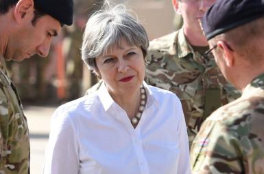 دیدار «ترزا می» از نیروهای ارتش بریتانیا در عراق