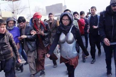 دختر افغان با بیکینی زرهی