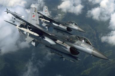 جنگنده‌های ترکیه ۵ موضع را در عفرین بمباران کردند