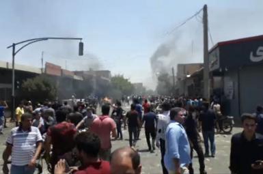 درگیری معترضان با نیروی انتظامی در اصفهان - ۱۱ مرداد ماه