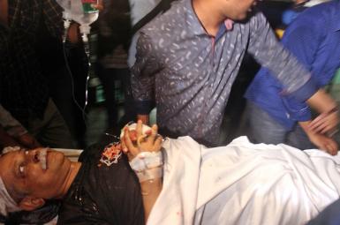 حمله به دکتر ظفر اقبال نویسنده معروف بنگلادشی در شهر سیلهت 