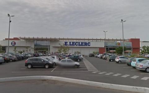حمله یک زن با سلاح سرد به کارکنان  سوپرمارکتی درجنوب فرانسه