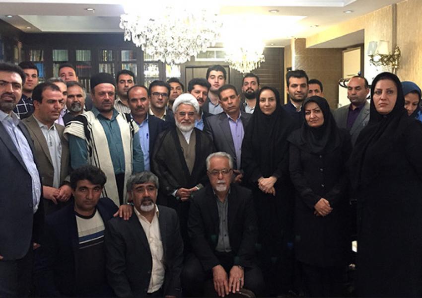 جمعی از فعالان اصلاح‌طلب استان چهارمحال و بختیاری با عبدالله نوری، وزیر کشور دولت اصلاحات، روز دوشنبه ۲۴مهر، دیدار و گفت‌وگو کردند.