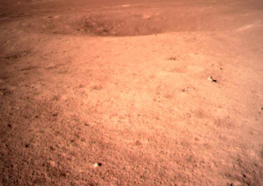 اولین تصویر این ماهنورد از ماه