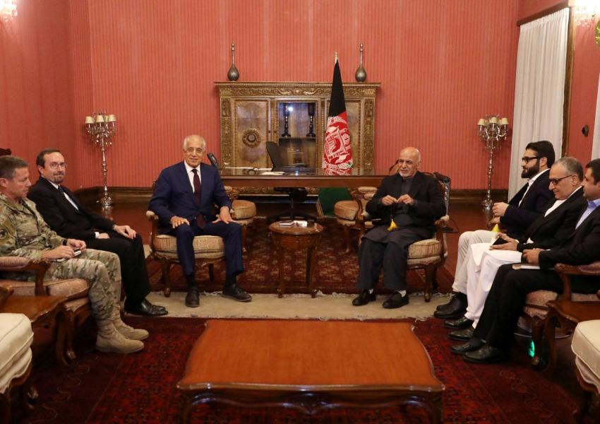 دیدار زلمی خلیل‌زاد یا محمد اشرف غنی، رییس جمهوری افغانستان در کابل