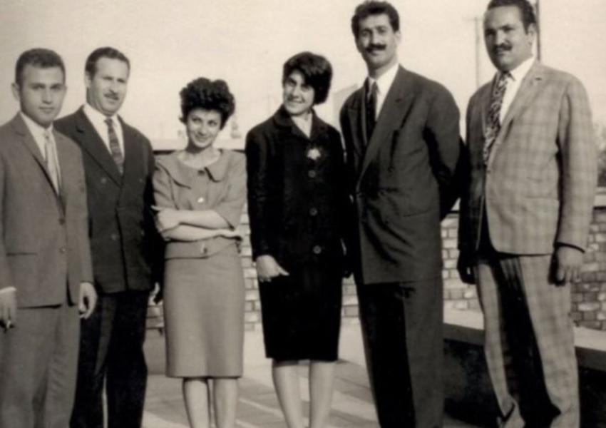 هما دارابی (نفر سوم از سمت چپ)