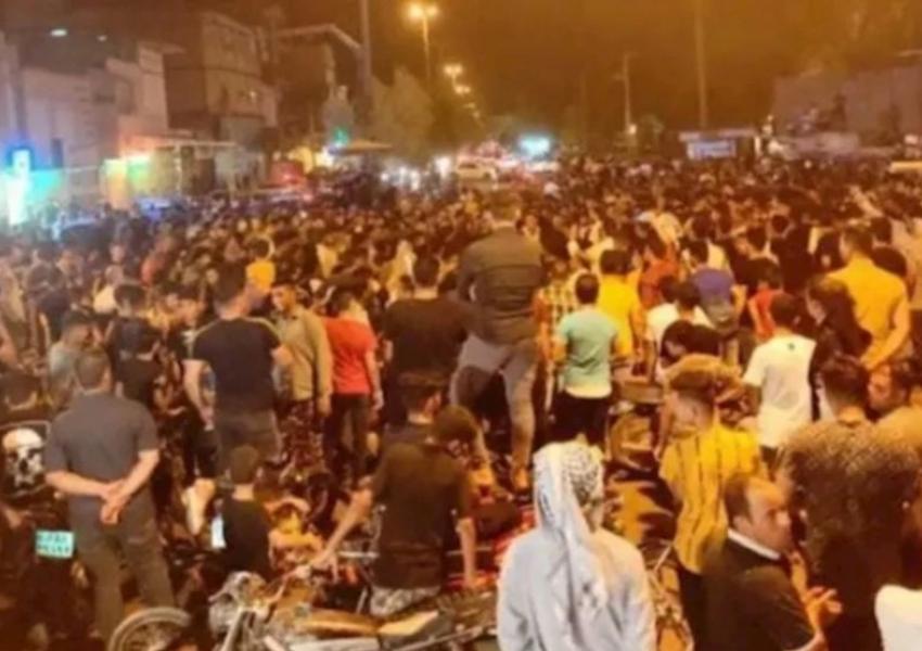 Protests continued in Khuzestan for sixth consecutive night. July 20, 2021