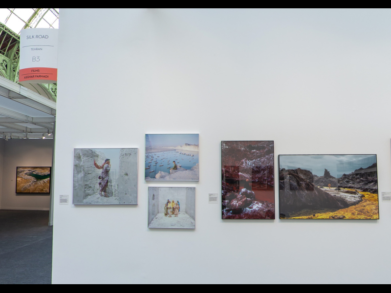 غرفه گالری راه ابریشم در پاریس فوتو