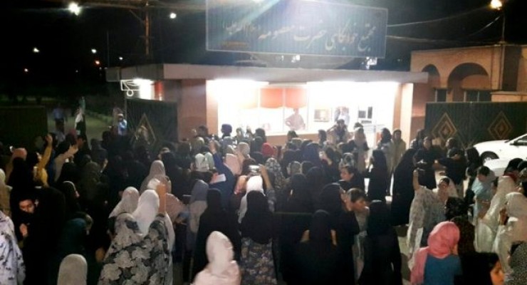 تجمع دانشجویی در دانشگاه چمران اهواز
